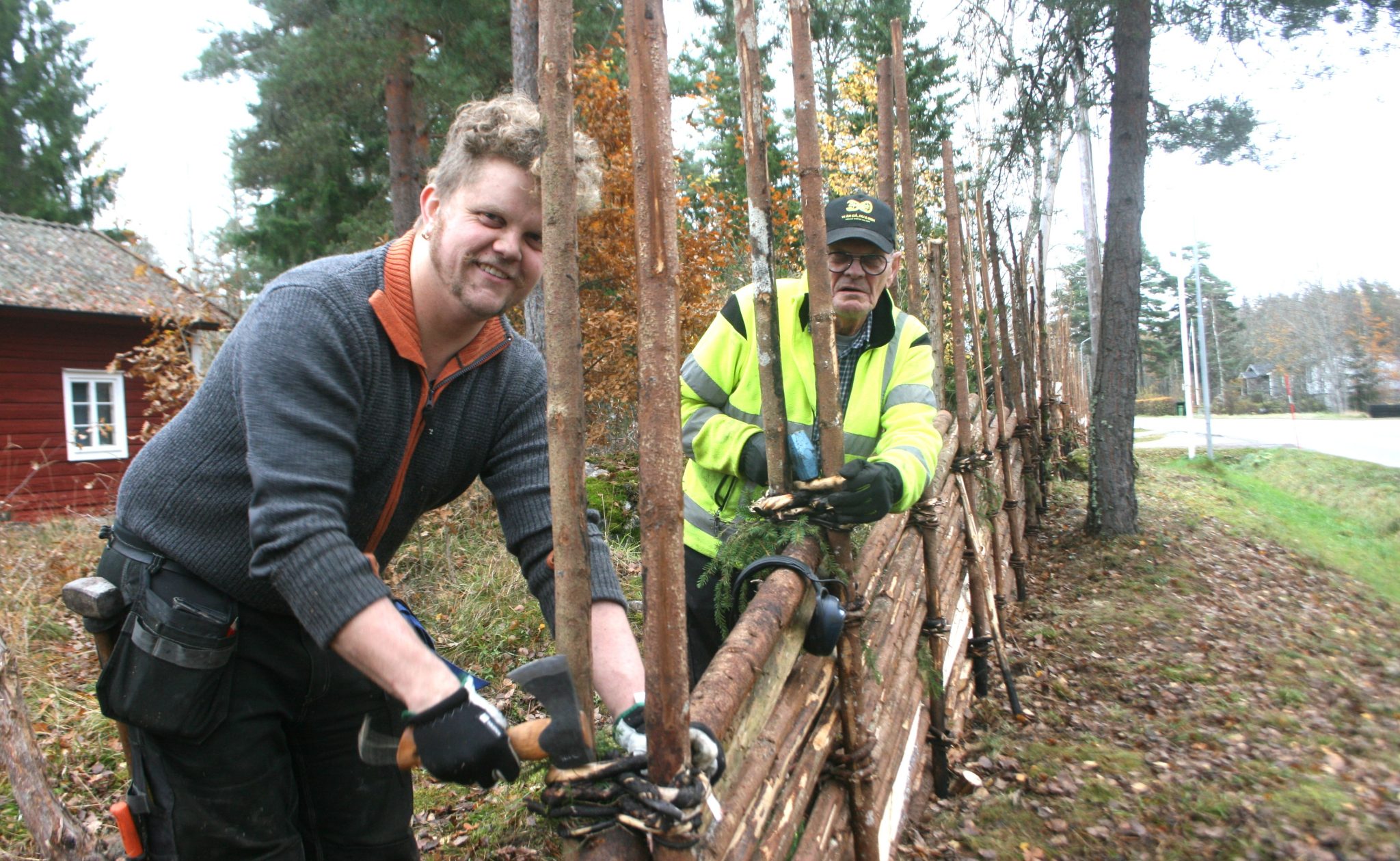 Gärdesgården är på plats!