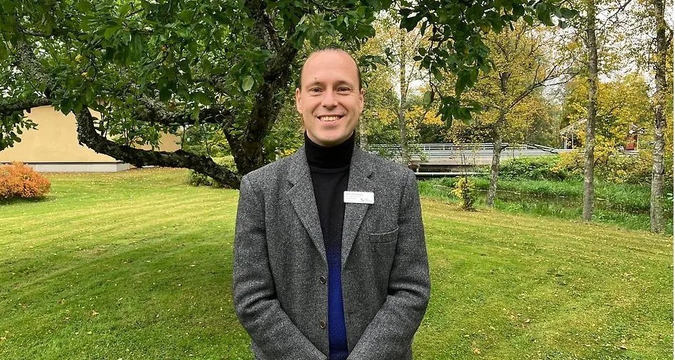 Nya chefen lever som han lär!