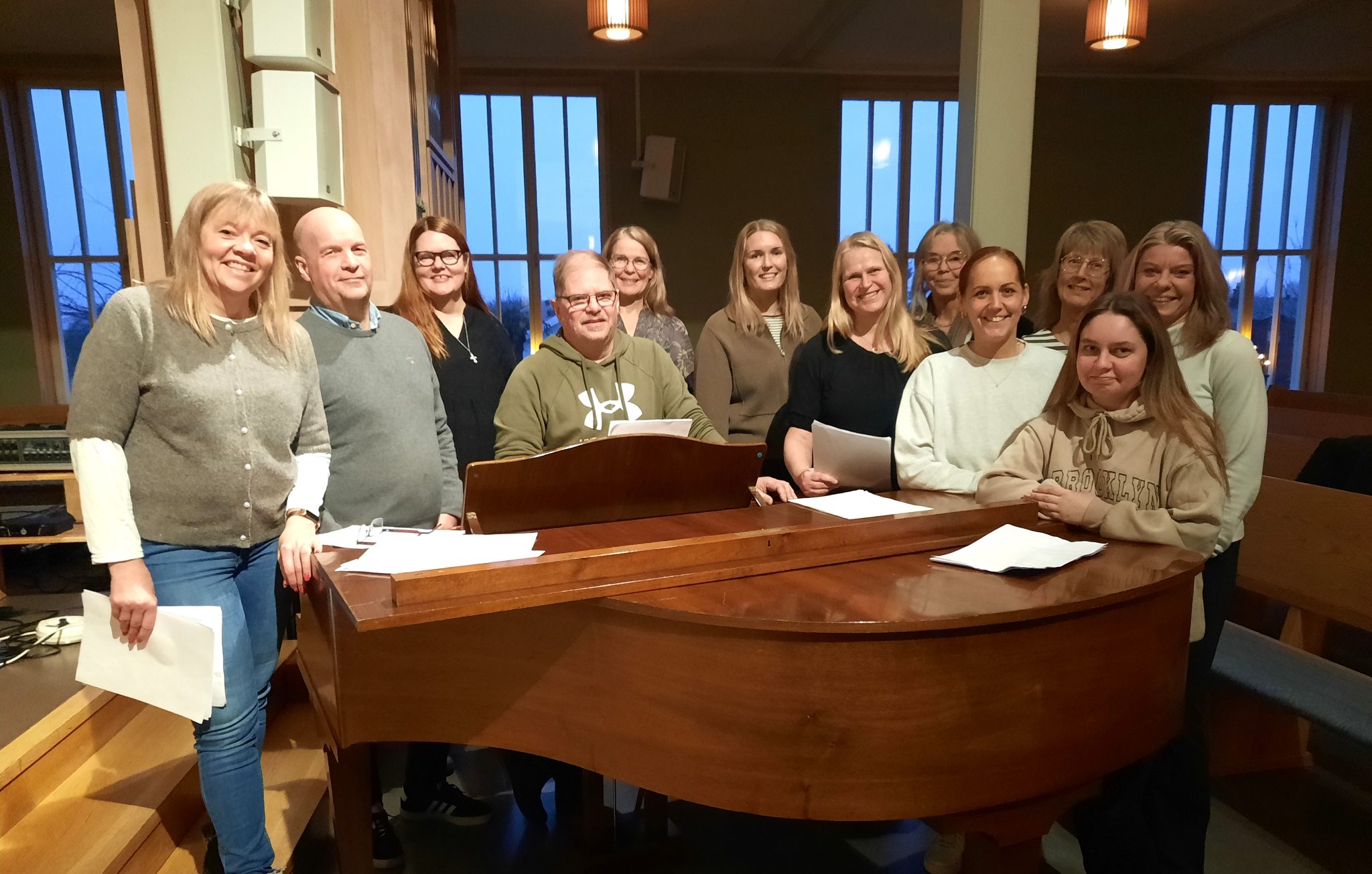 De laddar för julkonsert!