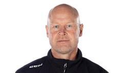 Ragnarsson förlänger med Ais